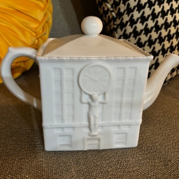 TIFFANY & Co. Atlas Clock TeapotWhitePorcelain